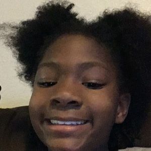 Meet your Posher, Romiyah
